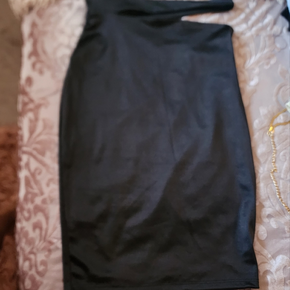 Dress - Picture 2 of 5